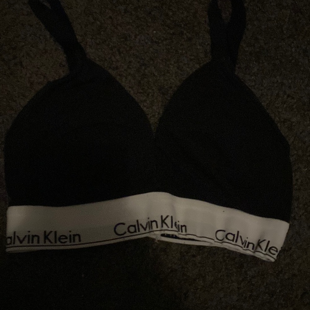 Calvin Klein bra xs worn once or twice to small for me